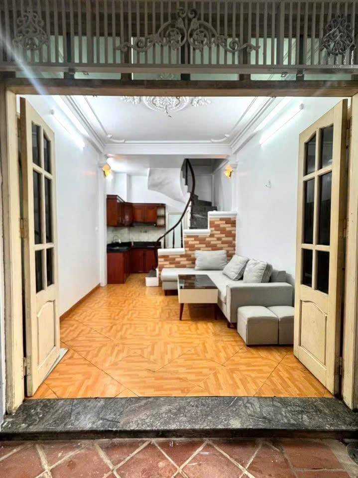 Nhà riêng Hoàng Mai 90m² giá 10 triệu - Sẵn sàng ở ngay!