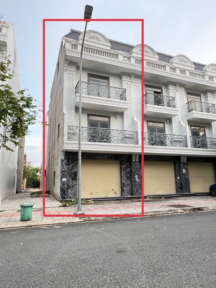 Nhà 1 Trệt 3 Lầu Mái Ngói KDC Bửu Long 3 Biên Hòa - 7.x Tỷ