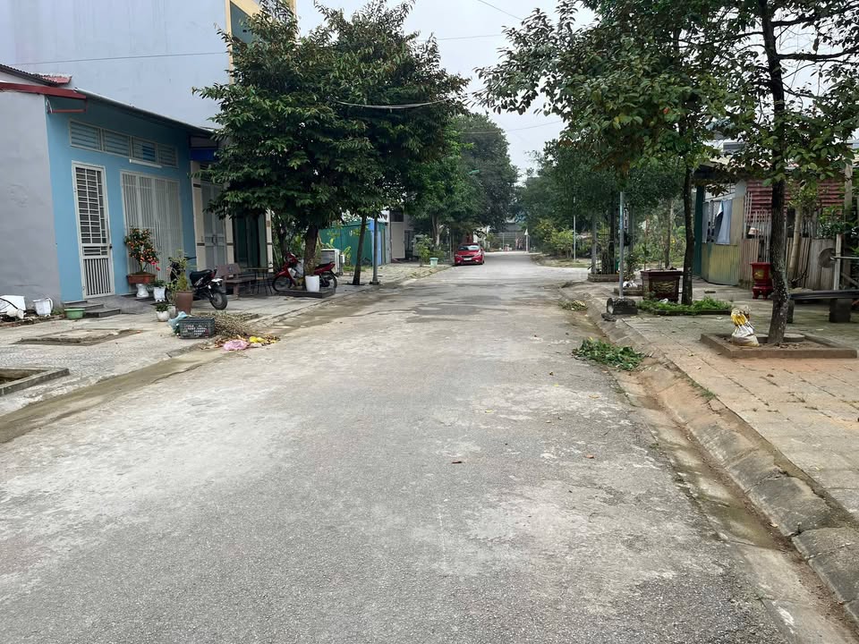 Bán Đất Tặng Nhà Nam Ngạn, 70m², Hướng Đông Nam, Giá 3.3 Tỷ