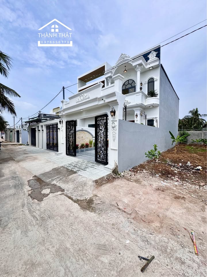 Nhà Phố Mỹ Tho 125m² - Tân Cổ Điển, Ô tô vào tận nhà!