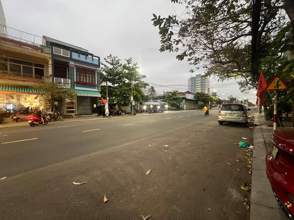 Nhà Góc 2 Mặt Tiền Trần Hưng Đạo - Tuy Hòa 120m² Kinh Doanh Đắc Địa - Giá 10 Tỷ