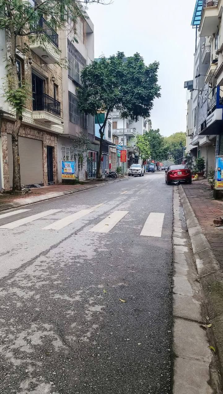 Nhà Mặt Tiền 75m² Long Biên - Kinh Doanh/Văn Phòng Đỉnh Cao - Hơn 20 Tỷ