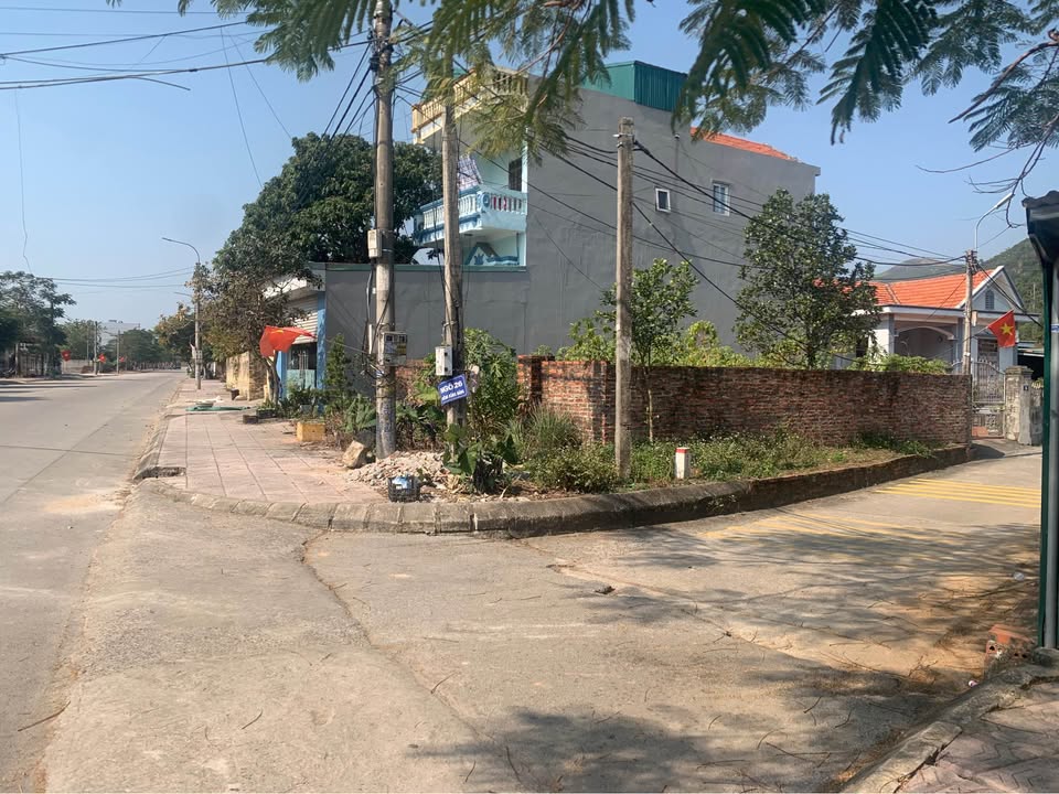 Mặt Tiền Kinh Doanh Đường Việt Hưng - Quảng Yên 180m² - 2 Mặt Tiền