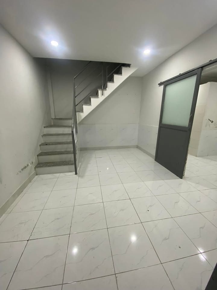 Nhà cho thuê Đường số 5, Linh Xuân, Thủ Đức 42m² - Sẵn sàng ở ngay!