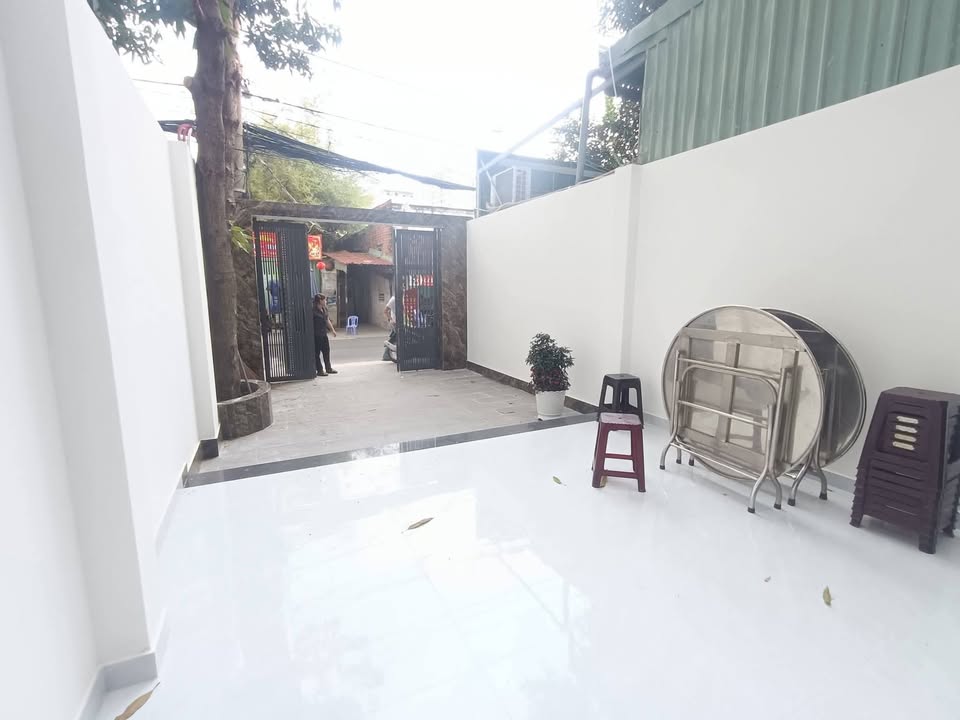 Nhà Mặt Tiền Cho Thuê Sát Gigamall Phạm Văn Đồng, Thủ Đức - 135m², 28 Triệu/Tháng