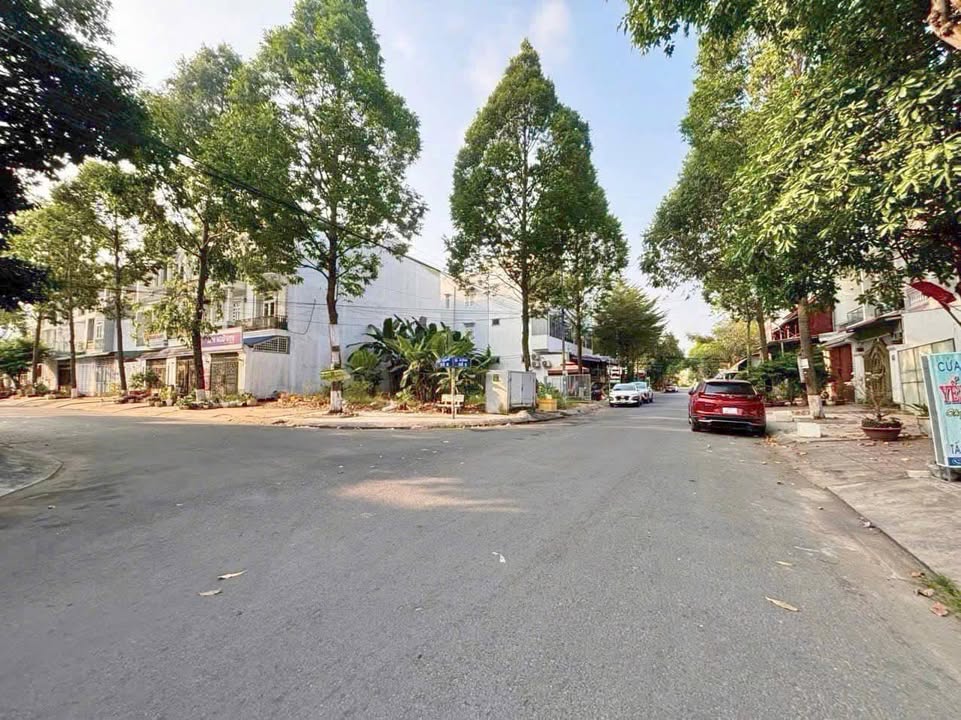 Đất nền góc KDC Hồng Phát 256m² - Đường ô tô 15m