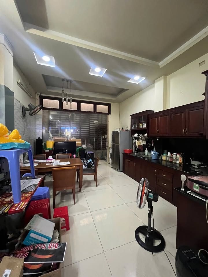 Nhà riêng P12 Tân Bình 72m² giá 18 triệu - Ô tô vào tận nhà!