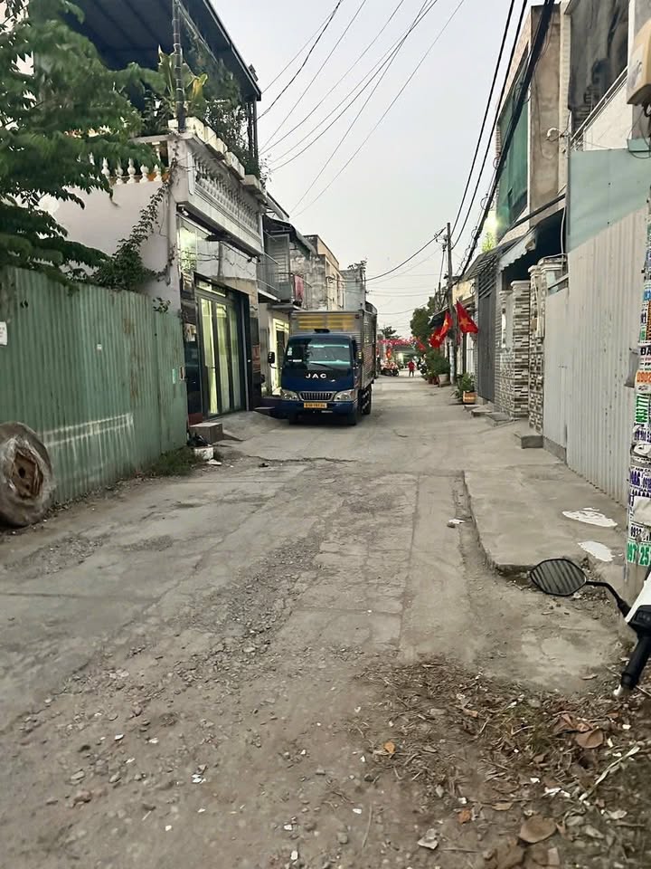 Nhà nguyên căn TL10 Tân Phú 68m2 4 triệu - Ô tô vào tận nhà