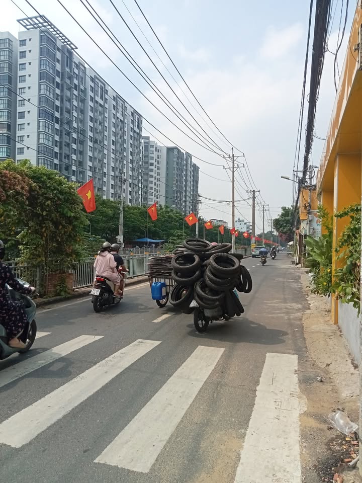 Nhà phố Kênh 19/5 Tân Phú 50m² 8tr - Mặt tiền kinh doanh