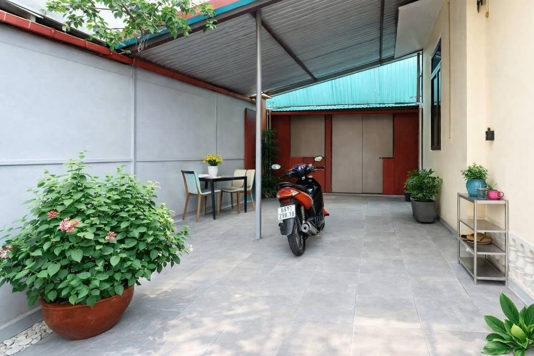 Nhà 2 Tầng Trạm Trôi 100m² - Sổ đỏ chính chủ, mặt tiền 12m!