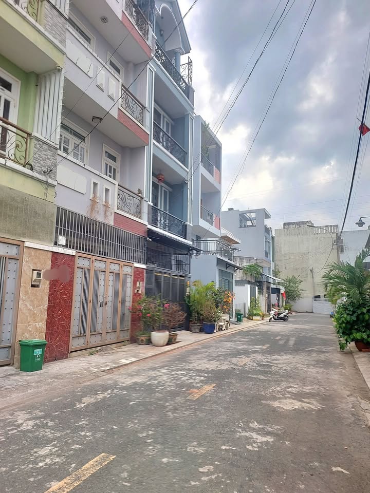 Đất Nền Gò Cát, Thủ Đức - Sổ Đỏ Vuông Vức, Giá Tốt