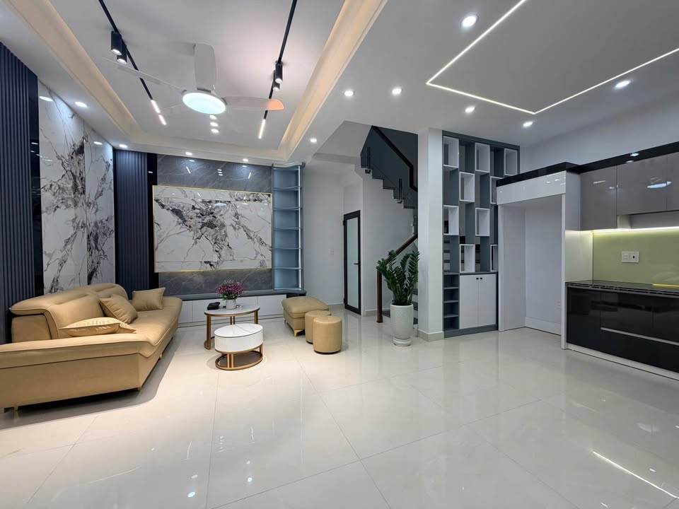 Nhà riêng Phạm Hữu Điều 40m² giá 3.35 tỷ - Sẵn sàng ở ngay!