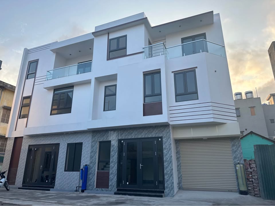 Bán Nhà 3 Tầng Cẩm Phả, Quảng Ninh - 65m² Hướng Đông, Giá Từ 3 Tỷ