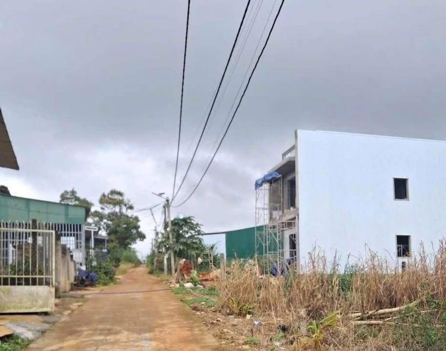 Bán Đất Buôn Hồ 115m² - 2 Mặt Tiền, Gần Chợ, Giá 1.35 Tỷ