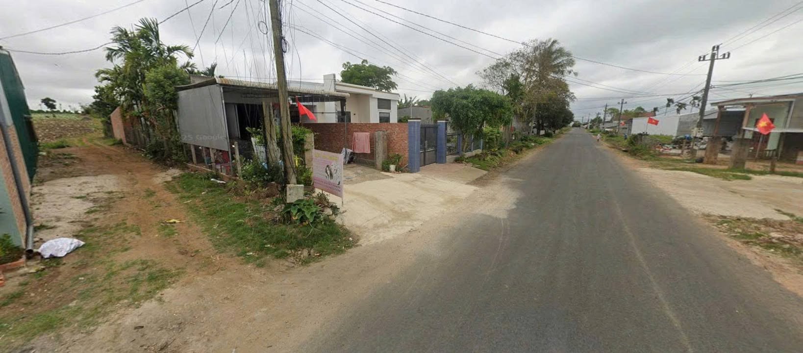 Đất Eakmut Đắk Lắk 210m² - Kinh doanh sầm uất, Sẵn nhà ở ngay