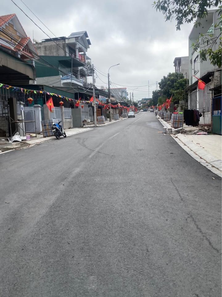 Bán đất Hà Tu, Hạ Long 81m² - Sổ đỏ vuông vắn, ô tô đỗ cửa