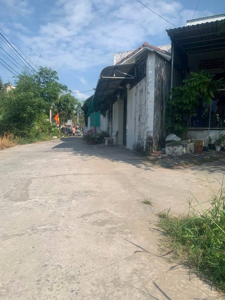 Bán Gấp 2 Nhà Cấp 4 Cần Thơ - 200m² - Sổ Riêng - Gần Chợ Cầu Ván