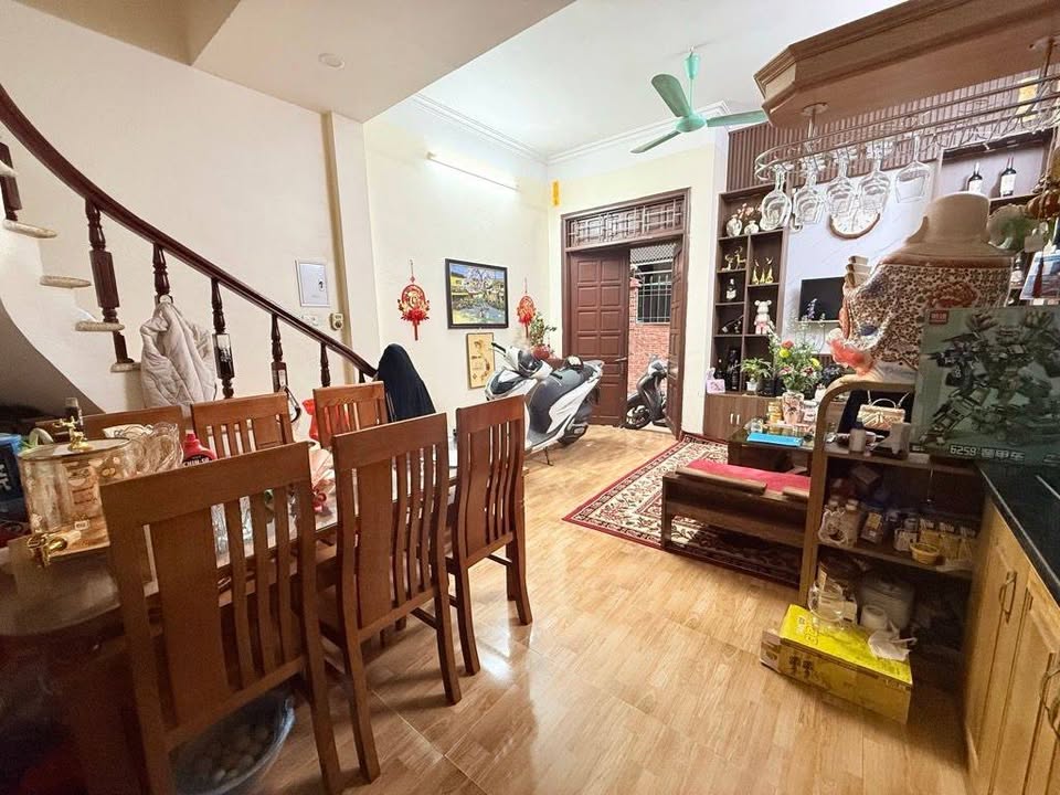 Bán Nhà Lô Góc Nam Dư 58m² - 4 Tầng Ô Tô Tránh, Sổ Đỏ Chính Chủ