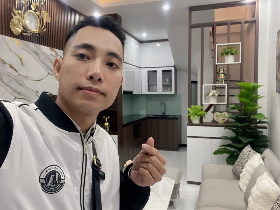 Nhà 5 tầng Vĩnh Hưng 30m² - Gần Ô Tô Tránh - Giá 7.2 Tỷ