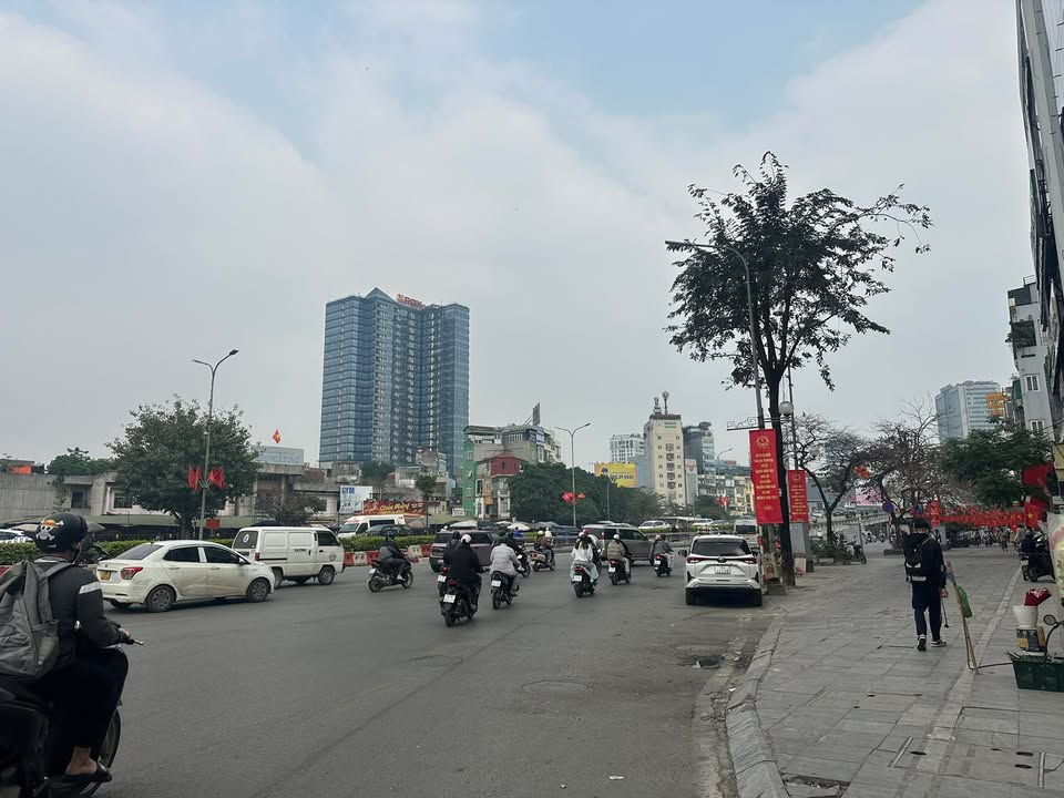 Nhà Lô Góc 6 Tầng Thang Máy Khương Trung, 50m² - Sổ Đỏ Nở Hậu