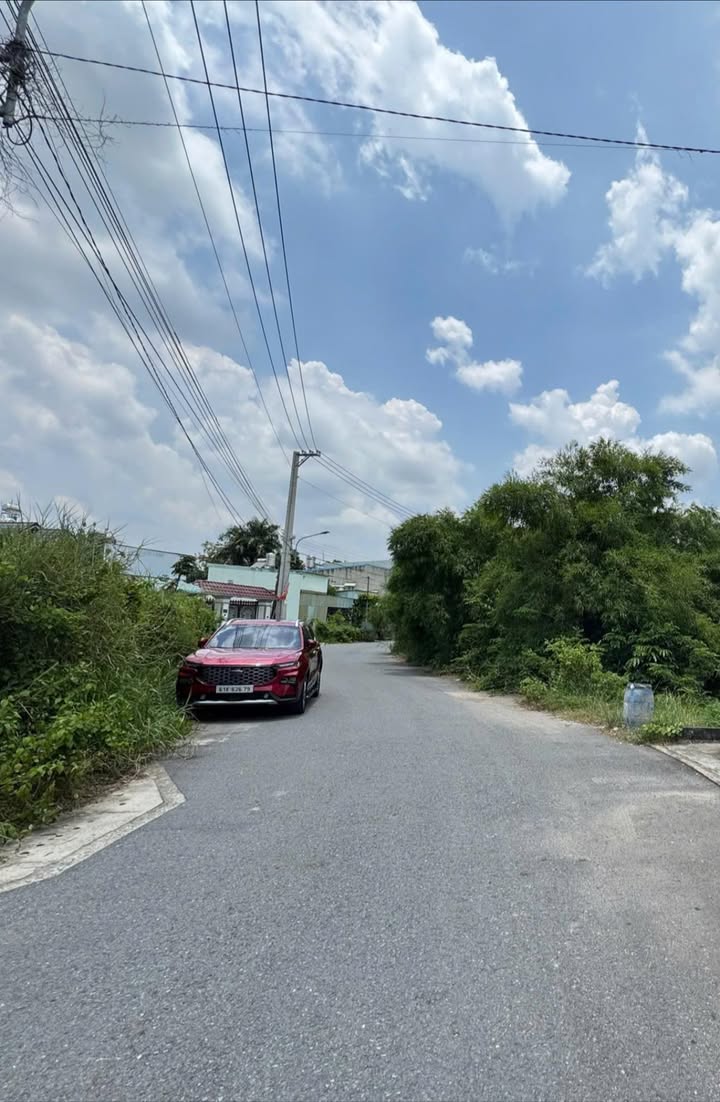 Bán Gấp Kho Xưởng 240m² Mặt Tiền DX Định Hòa, Thủ Dầu Một - Có VP & Nhà Ở