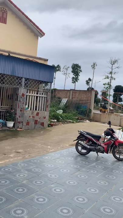 Nhà 2 Tầng Phường Linh Sơn 160m² Giá 3 Tỷ - Ô Tô Vào Nhà