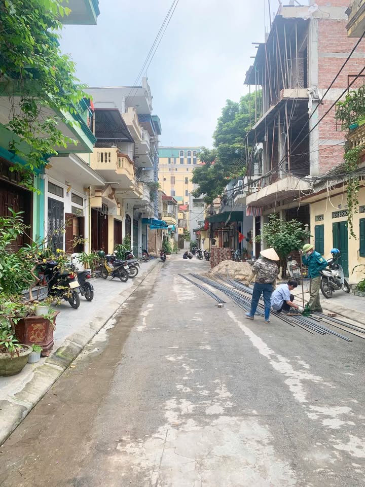 Nhà Riêng Ngõ Phạm Hồng Thái 77m² - Ô Tô Vào Tận Nhà, Giá Chỉ 6 Tỷ!