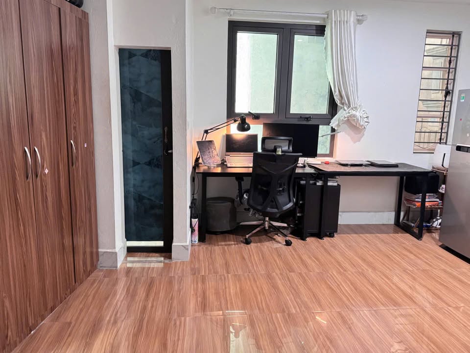 Cho thuê CCMN 28m² full nội thất, ban công thoáng mát - Ngõ 109 Hoàng Ngân, Thanh Xuân