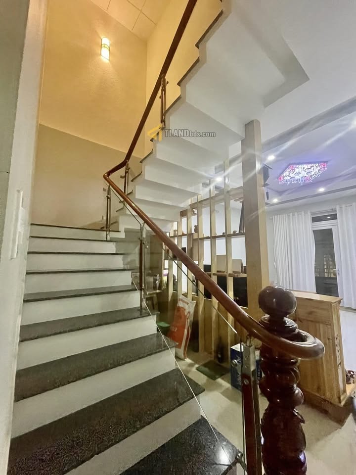 Nhà Phố Nguyễn Trung Trực Đà Lạt - 130m² Thổ Cư, Sổ Riêng 10.5 Tỷ