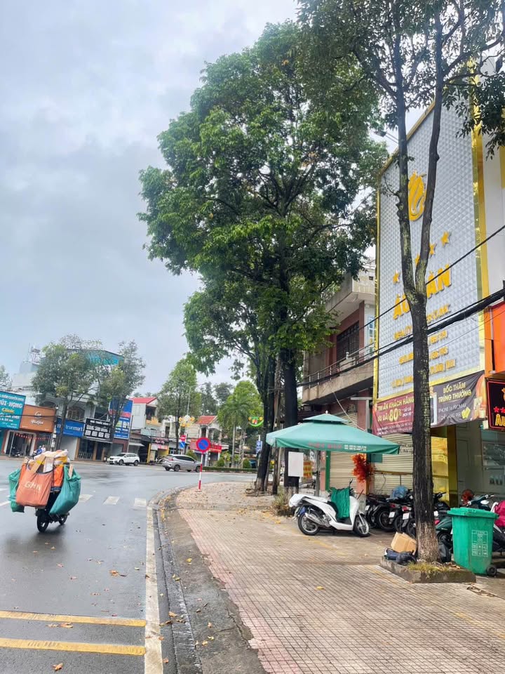 Nhà mặt tiền Đồng Xoài 119m² - Vị trí đắc địa 10.5 tỷ