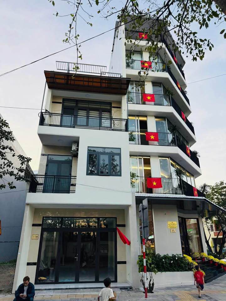 Nhà Phạm Cự Lượng 103m² Đà Nẵng - Sẵn sàng ở ngay, sát Cầu Rồng!