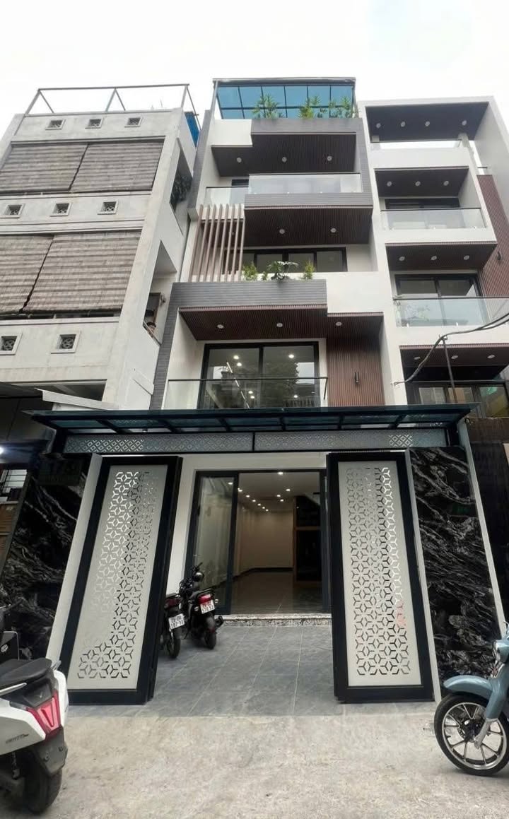 Nhà Mặt Phố Hai Bà Trưng 78m² 5 Tầng Thang Máy, Gara Ô Tô - Kinh Doanh Đỉnh Cao