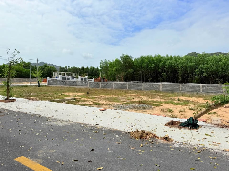 Đất Nền Long Mỹ - Phước Hải BRVT 255m² Sổ Đỏ Giá 2.05 Tỷ View Núi