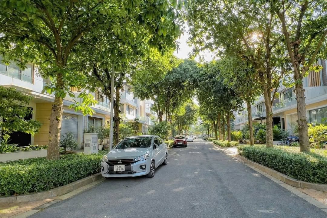 Biệt thự Lucasta Thủ Đức 219m² - Sổ hồng sẵn, thiết kế hiện đại!