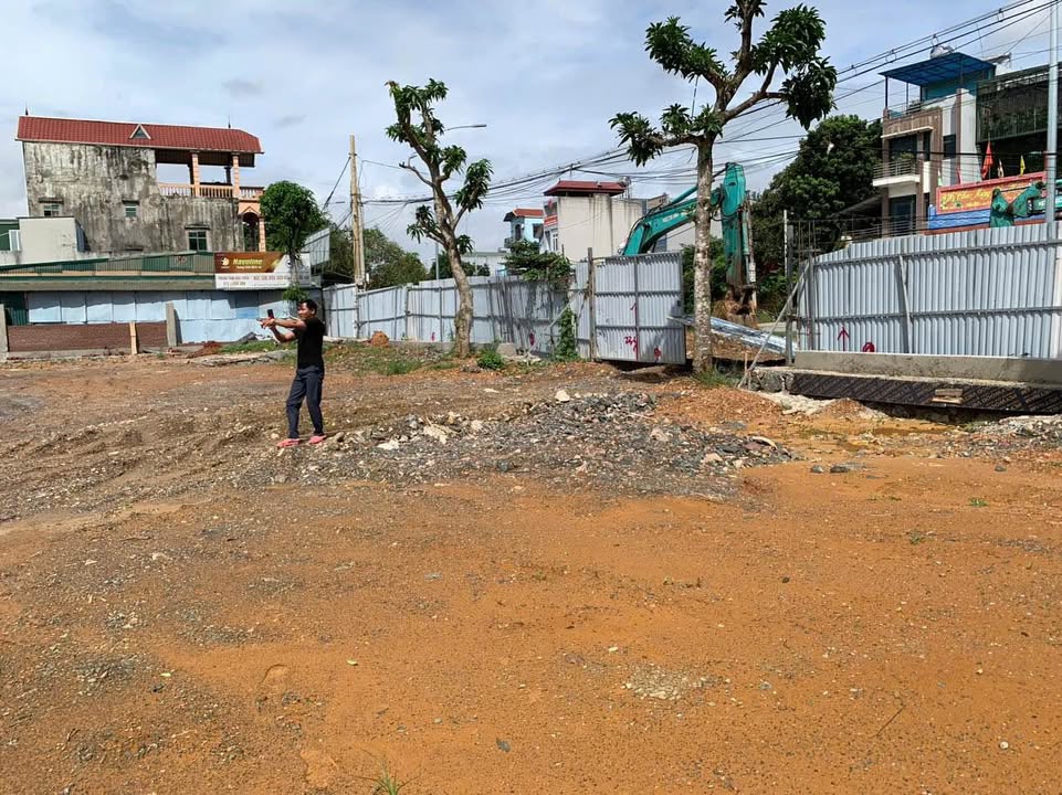 Đất nền Mặt đường QL6 Lương Sơn 1700m² - Tiềm năng tăng giá vượt trội!