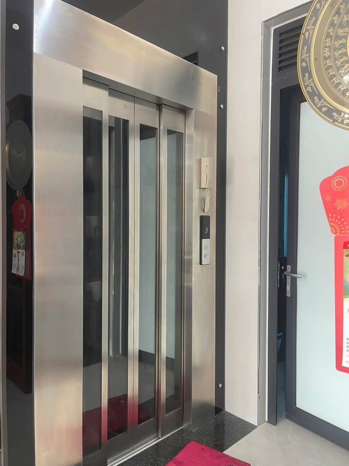 Nhà riêng Khu Hoà Vượng Nam Định 90m² - Thiết kế hiện đại, có thang máy.