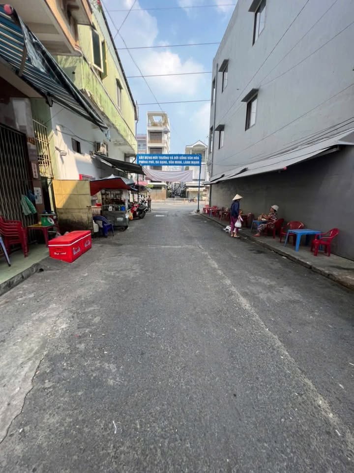 Nhà 35m² Quận 11 - Hẻm 8m VIP, 3 Tầng, Hướng Nam, Giá 7.7 Tỷ