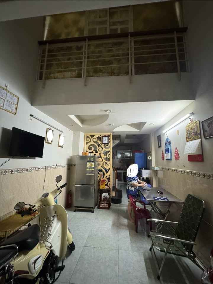 Nhà Đúc Kiên Cố Hẻm 5m Đường 3/2, Quận 11 - 6.3 Tỷ