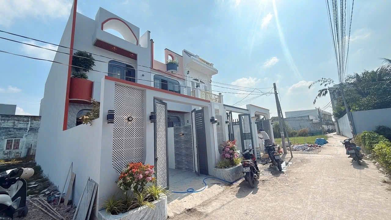 Nhà Riêng Quận 11 TP.HCM 98m² - Ô tô vào tận nhà, sổ đỏ sẵn sàng!