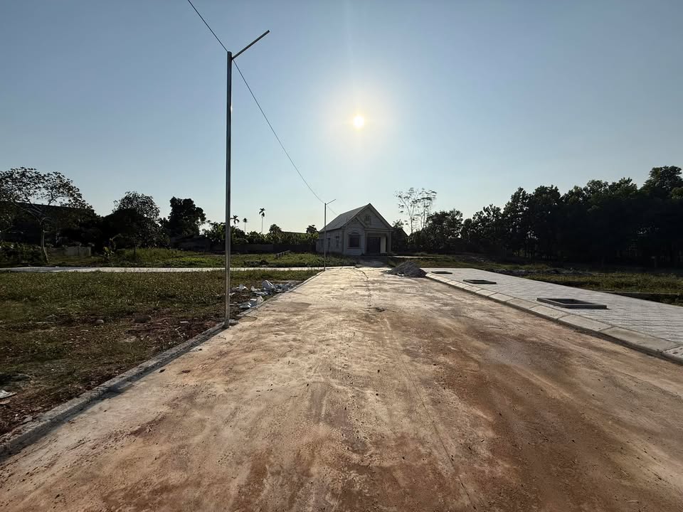 Đất nền Hồng Tiến Phổ Yên 215m² 7xx triệu - Đường ô tô