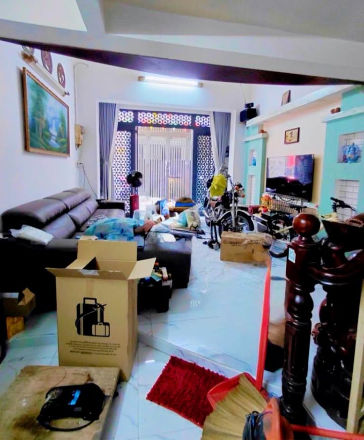 Nhà 3 Tầng Mặt Tiền Cộng Hòa, Tân Bình - 46m², 4PN, Giá 6 Tỷ