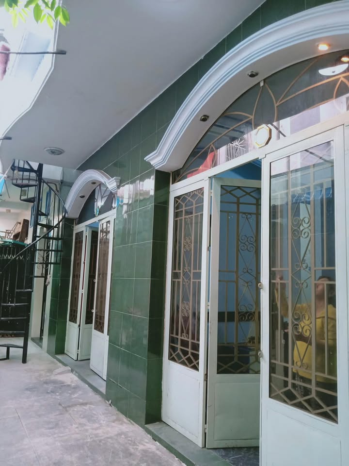 Nhà phố Âu Dương Lân Q8 132m² giá 17 tỷ - Dòng tiền ổn định!