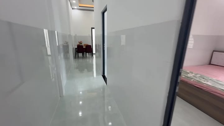 Nhà Mặt Tiền Bến Tre 105m² - Giá 1.19 Tỷ, Ô Tô Vào Nhà