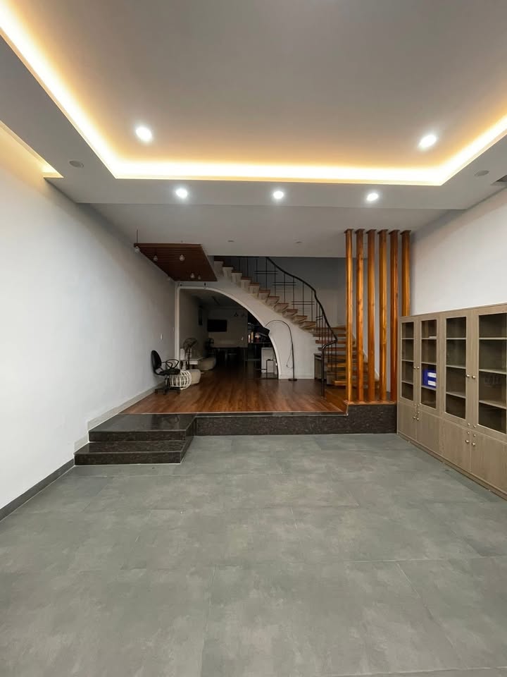 Nhà Nguyên Căn Mặt Tiền Diên Hồng, Quy Nhơn - 89m², 4 Tầng - Kinh Doanh Đa Ngành