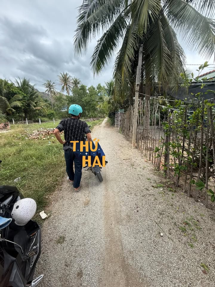 Đất nền Vạn Hưng, Vạn Ninh 300m² - Sổ đỏ chính chủ, giá tốt!