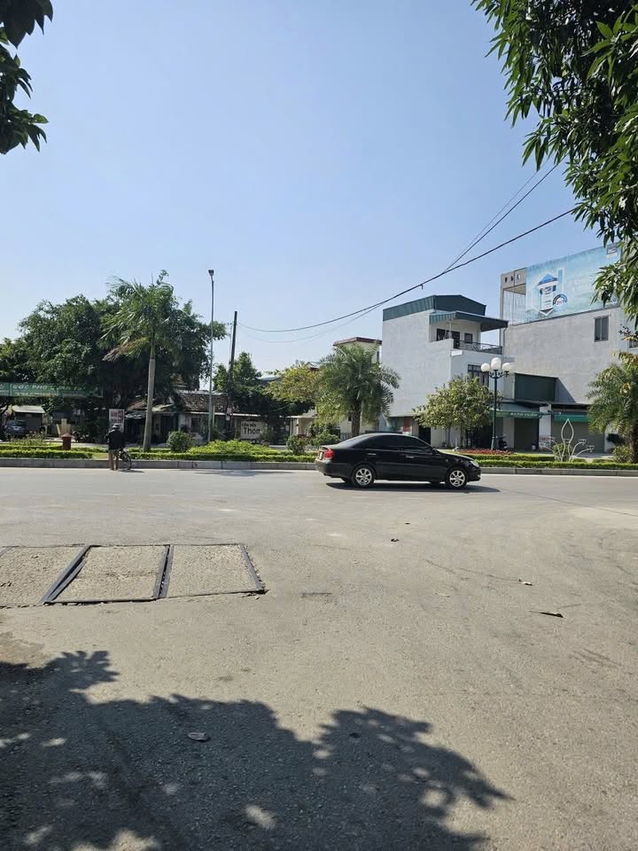 Bán Gấp Đất Tặng Nhà Phường Ngọc Trạo, TP Thanh Hóa - 100m², Mặt tiền 4m - Giá 5.8 Tỷ