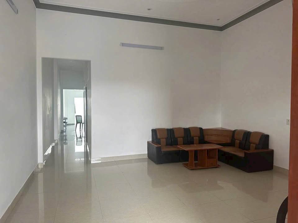 Nhà Hẻm Nhựa Chu Văn An, Bảo Lộc - 111m² Sổ Đỏ, Ô Tô Tận Nhà