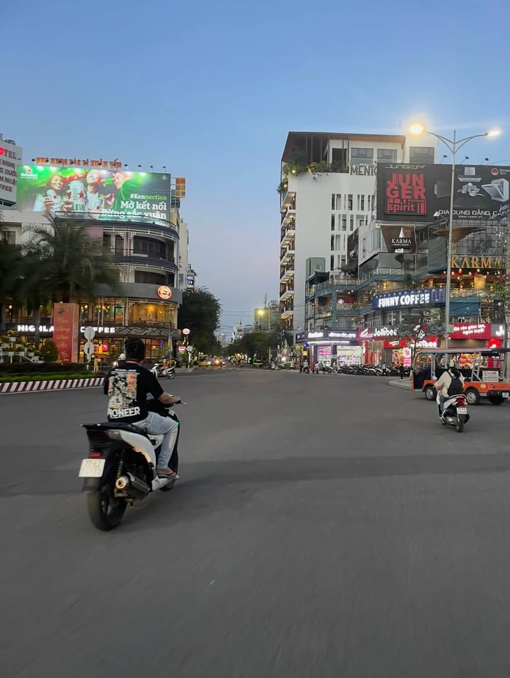 Nhà Nguyễn Thị Định Quy Nhơn 180m² 27 tỷ - Thích hợp KD