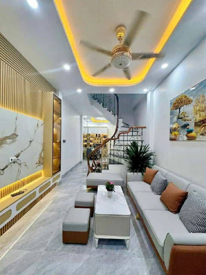 Nhà 5 tầng lô góc Phố Chiến Thắng, Hà Đông - 35m², 10.3 tỷ, full nội thất