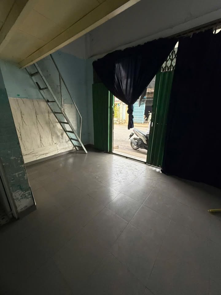 Cho Thuê Kiot Mặt Tiền Nguyễn Thị Tuôi - Kinh Doanh, Vừa Ở, Giá 2.5 Triệu/Tháng